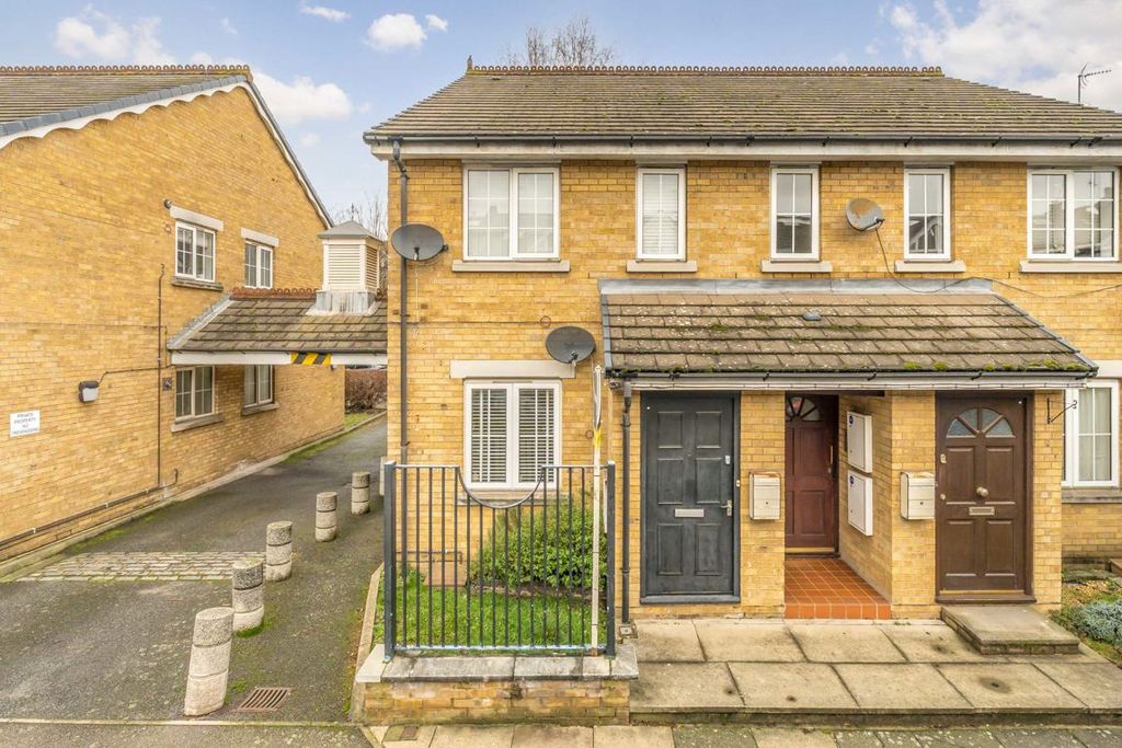 Property photo 1 of 6