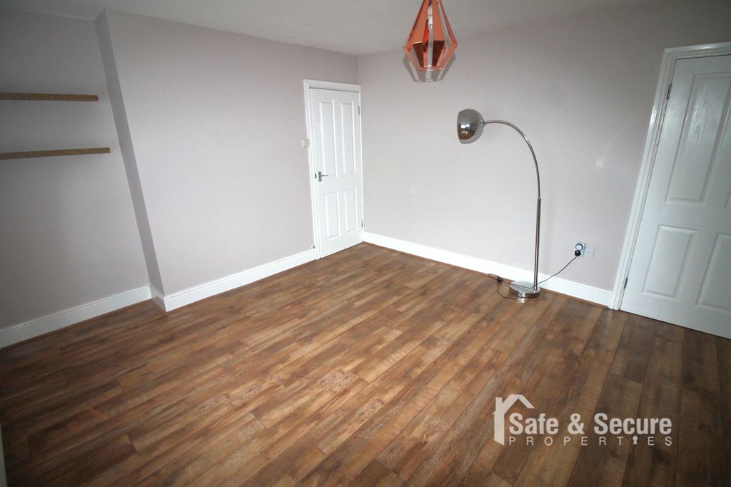 Property photo 2 of 9 Living Room