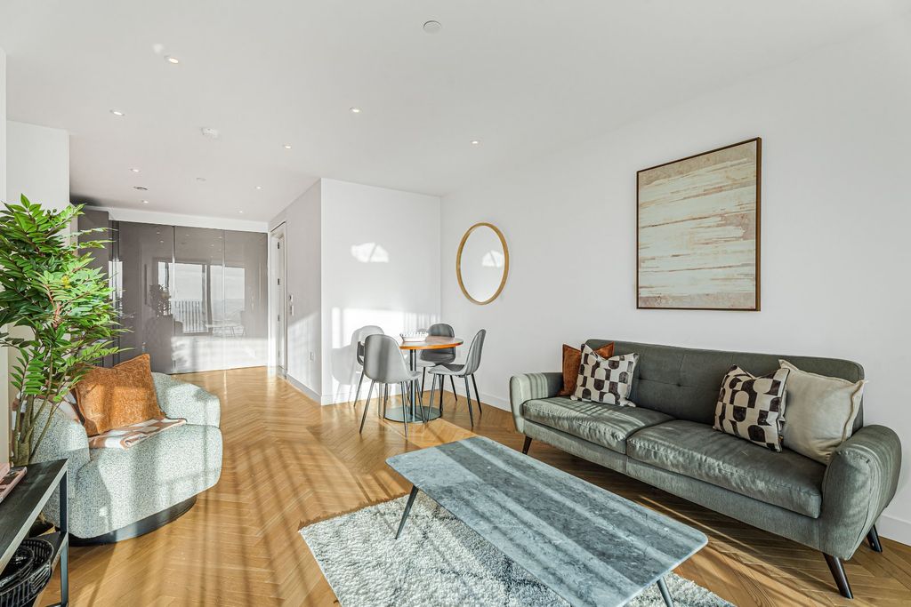 Property photo 3 of 25