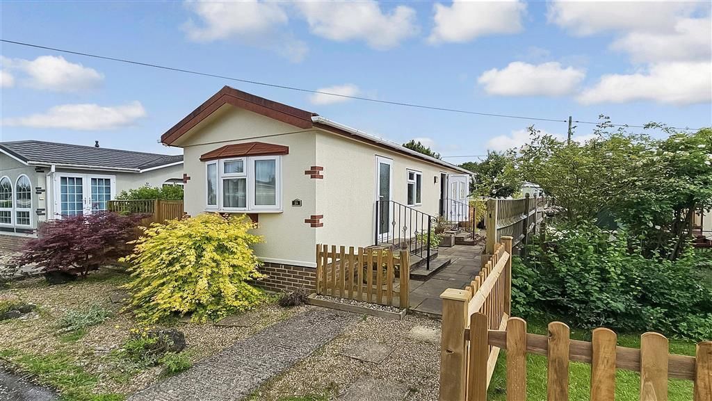Property photo 1 of 11 Front
