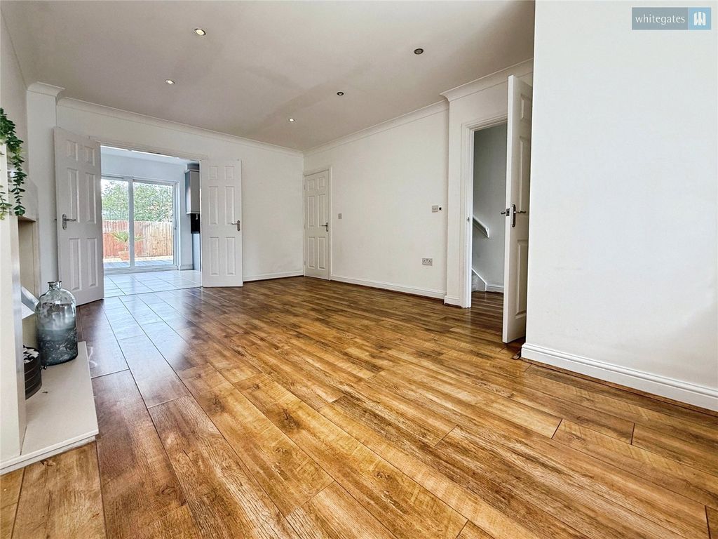 Property photo 3 of 12 Picture No. 12