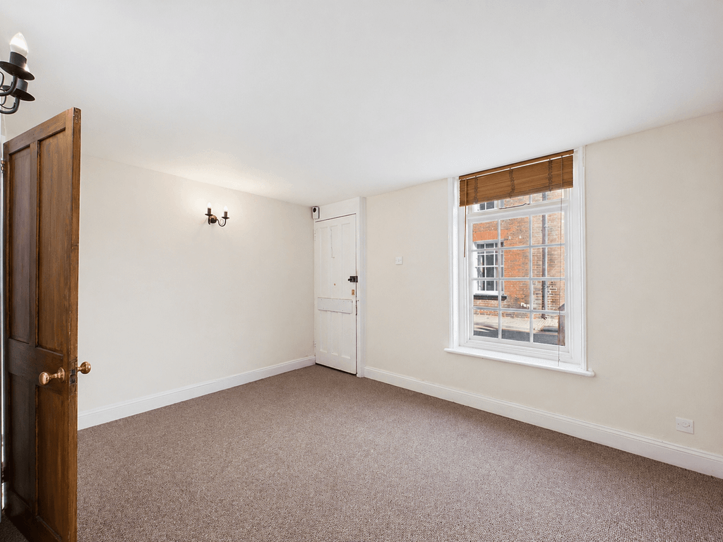 Property photo 2 of 11 Gallery