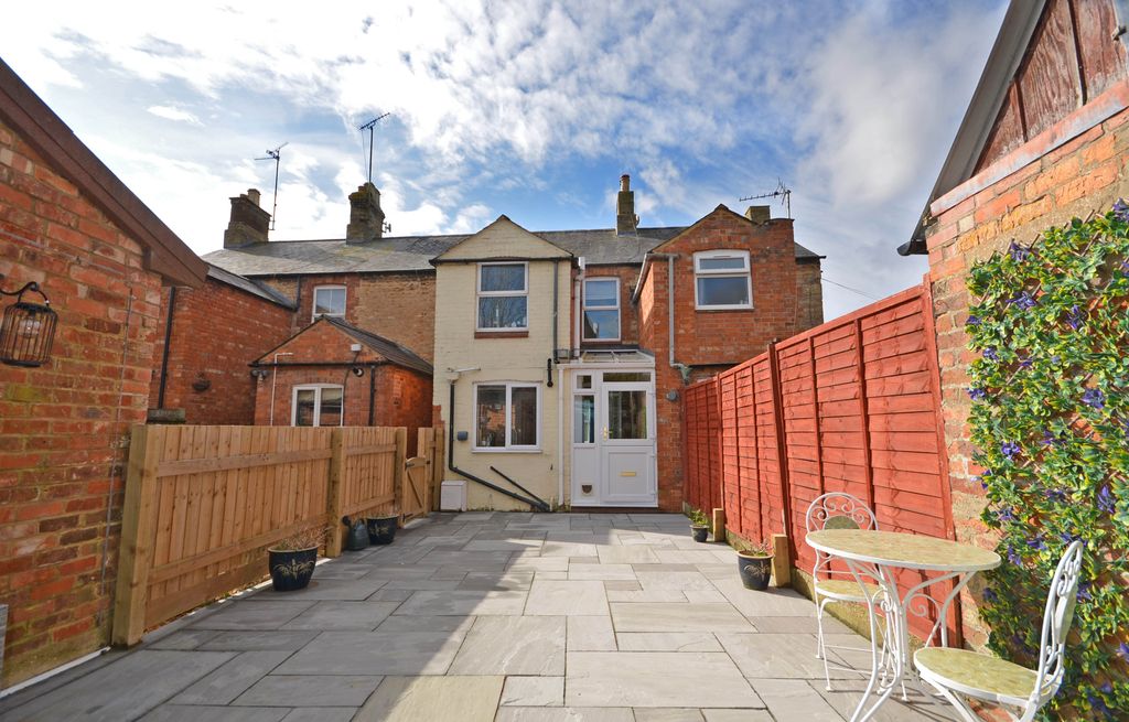 Property photo 2 of 10