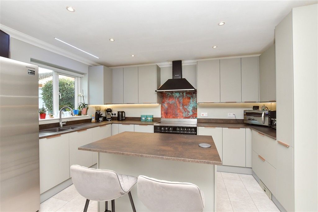 Property photo 3 of 14 Kitchen/Diner
