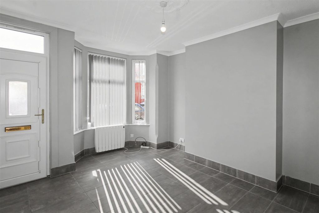 Property photo 2 of 9 12_Living Room (1).Jpg