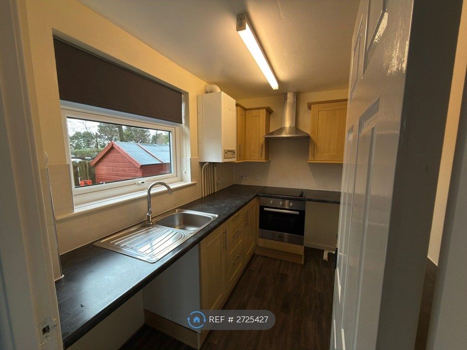 Property photo 3 of 6 Kitchen