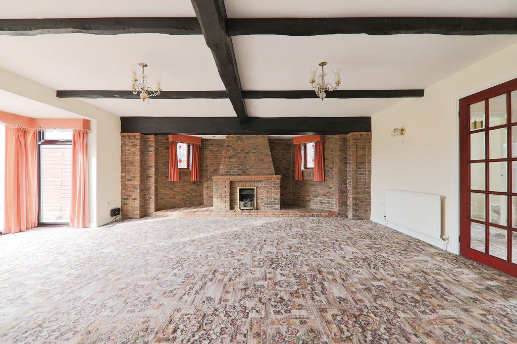 Property photo 3 of 17 46016111