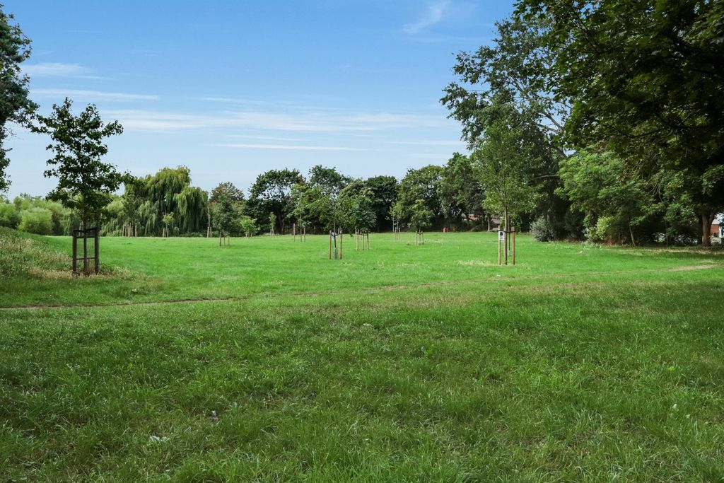 Property photo 2 of 29