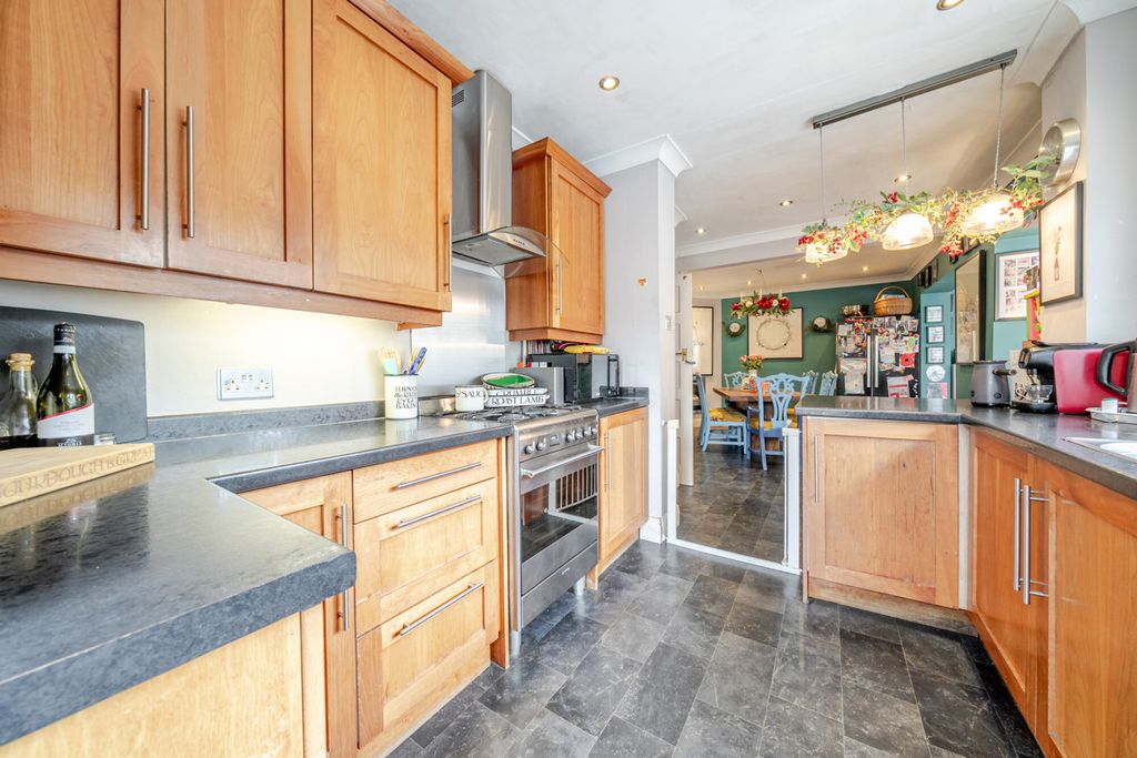 Property photo 3 of 22 Kitchen