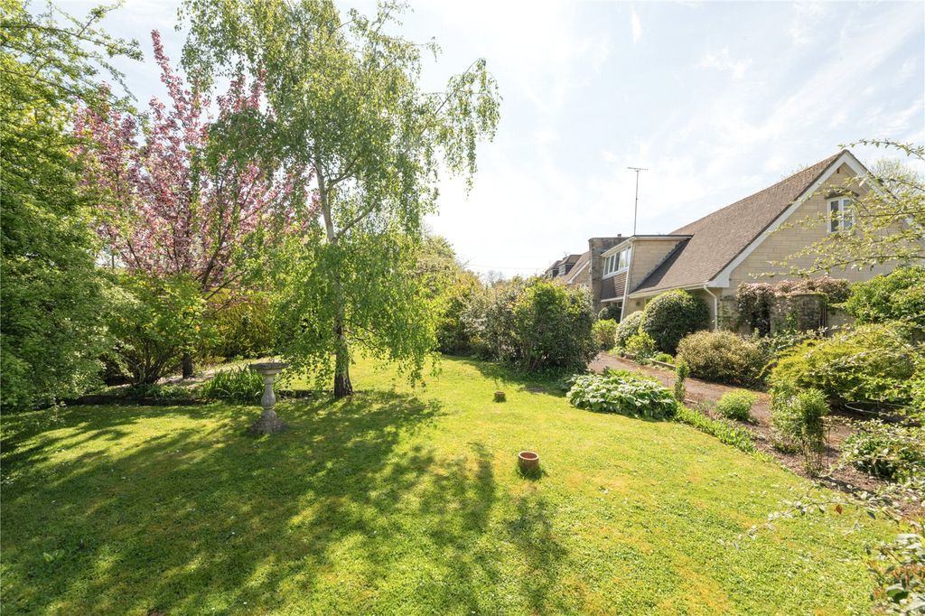 Property photo 3 of 15 Garden