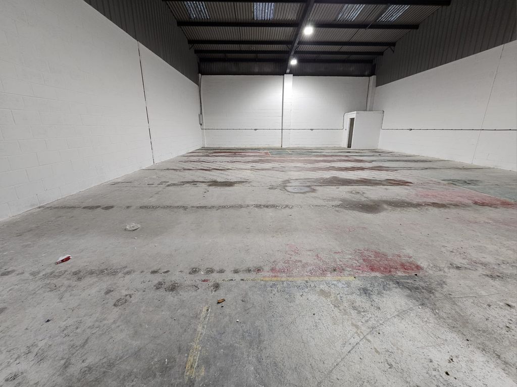 Property photo 1 of 2