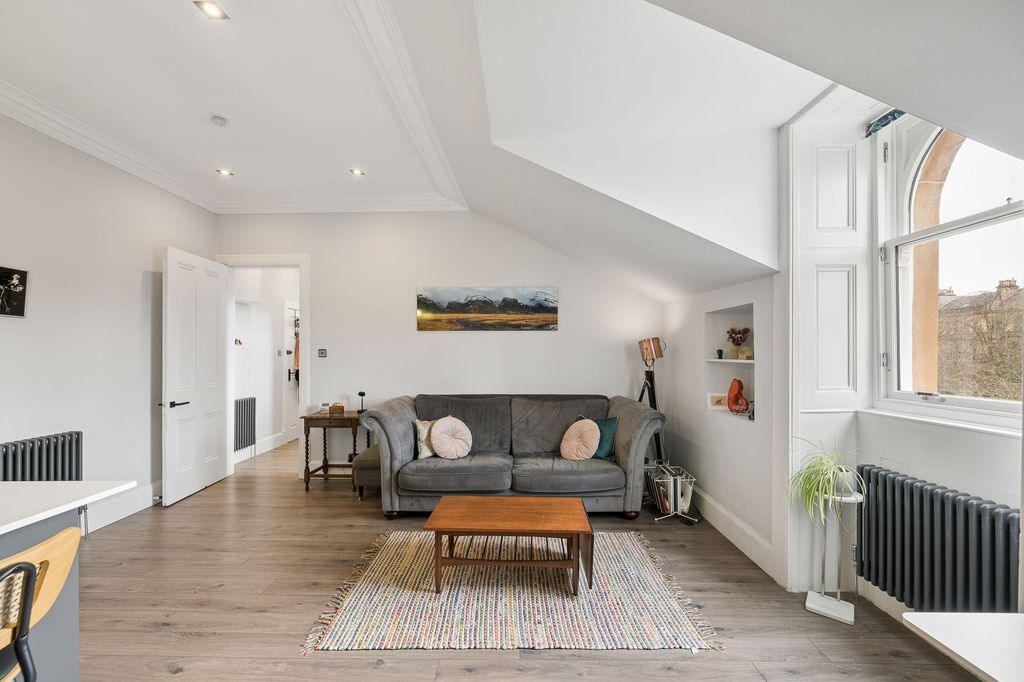 Property photo 3 of 28