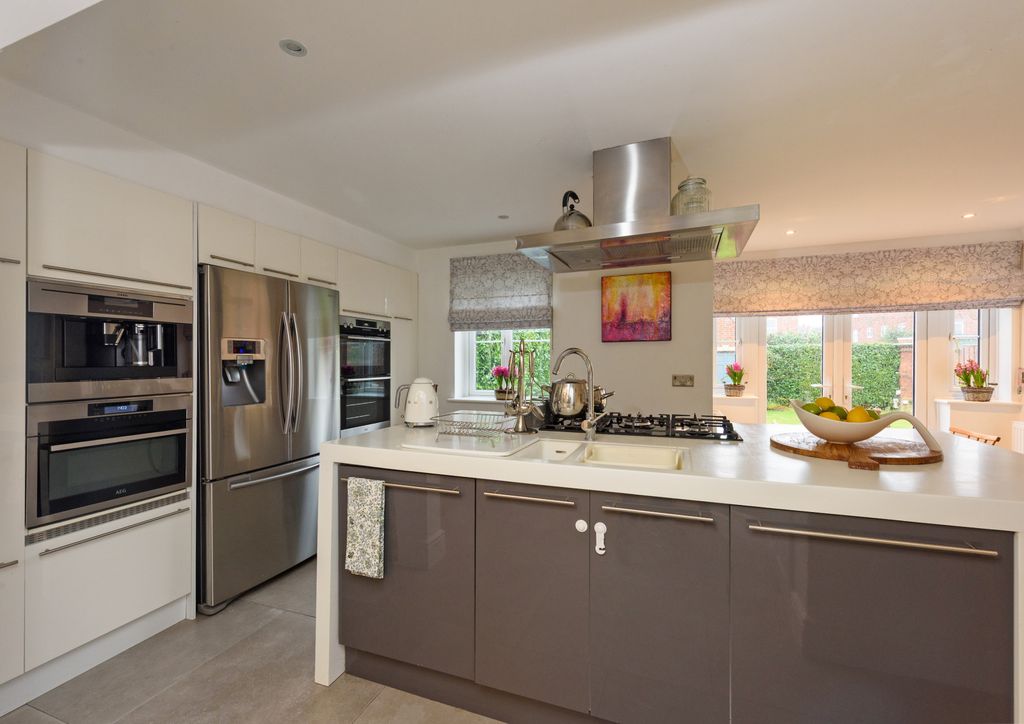 Property photo 2 of 26 Kitchen