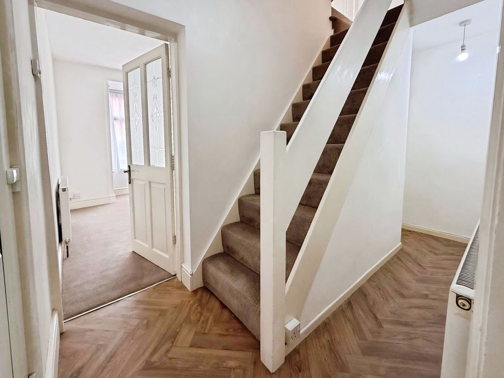 Property photo 2 of 19 Hallway