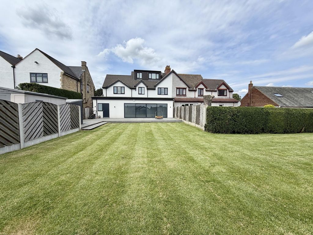 Property photo 1 of 26 Rear Garden