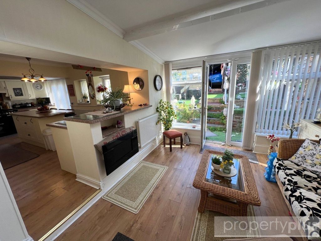 Property photo 2 of 27 Picture No. 05