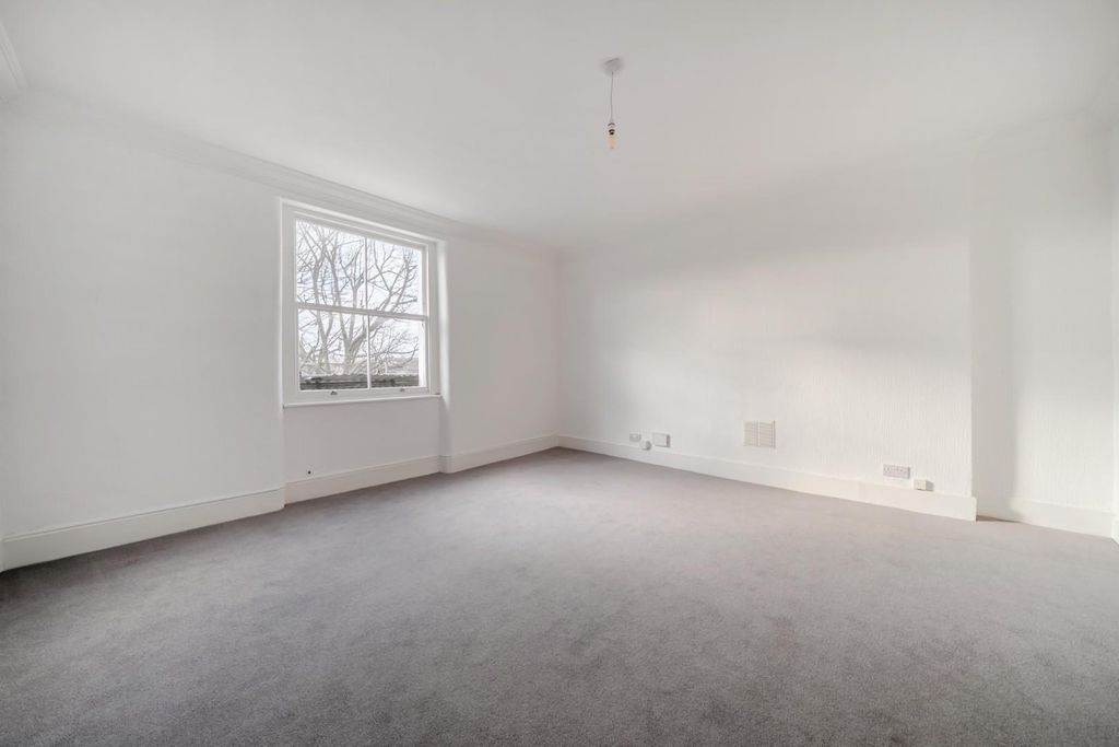 Property photo 3 of 17 1-693B1d4Fe5ee6-1389025-7-693Ac501798d5-1.Jpg