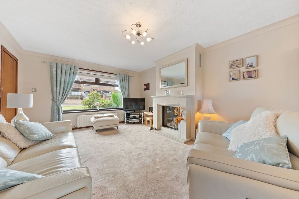 Property photo 2 of 38
