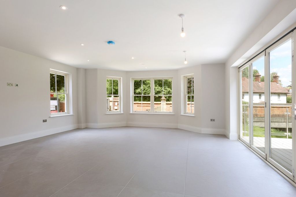 Property photo 2 of 17 Picture No. 09