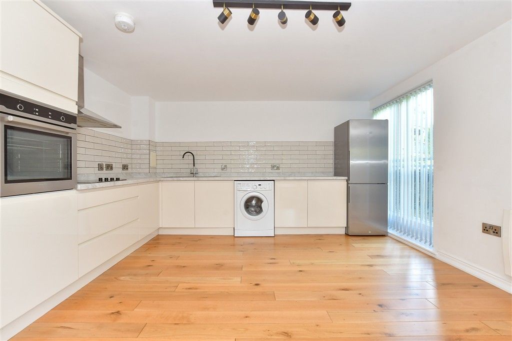 Property photo 3 of 8 Kitchen/ Diner