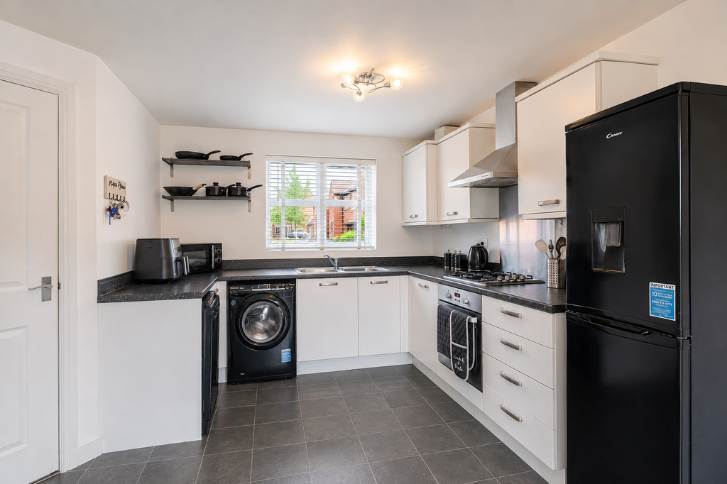 Property photo 3 of 19 Kitchen Diner 1
