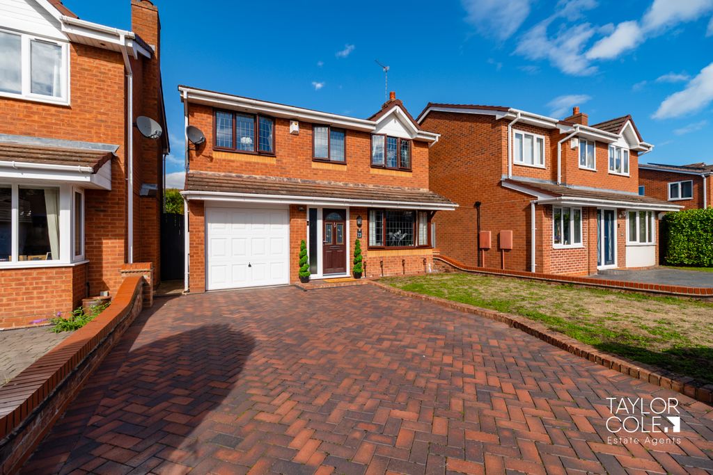 Property photo 1 of 32