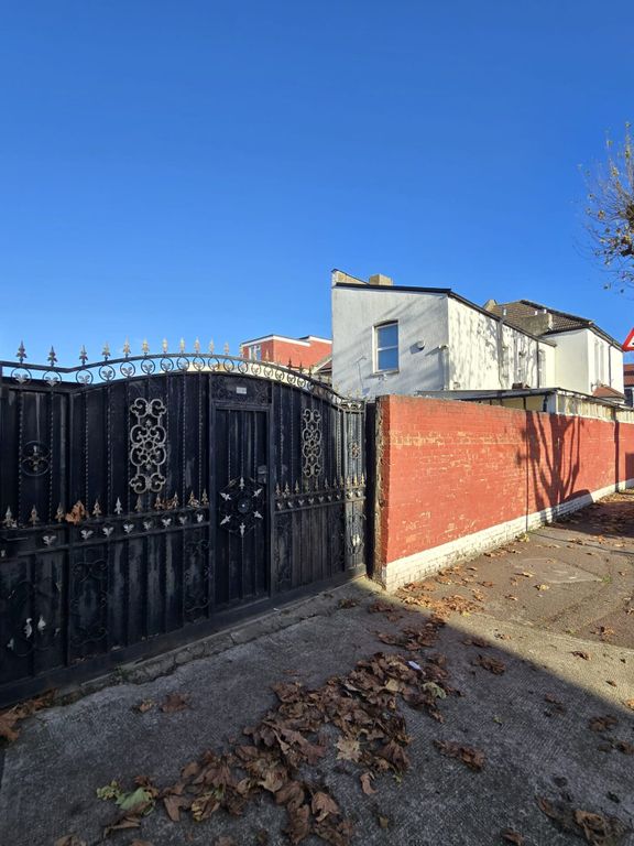 Property photo 2 of 13