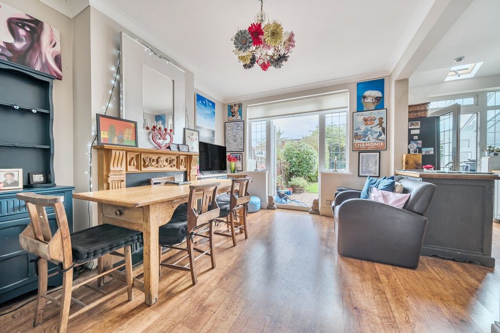 Property photo 3 of 25 Picture No. 28