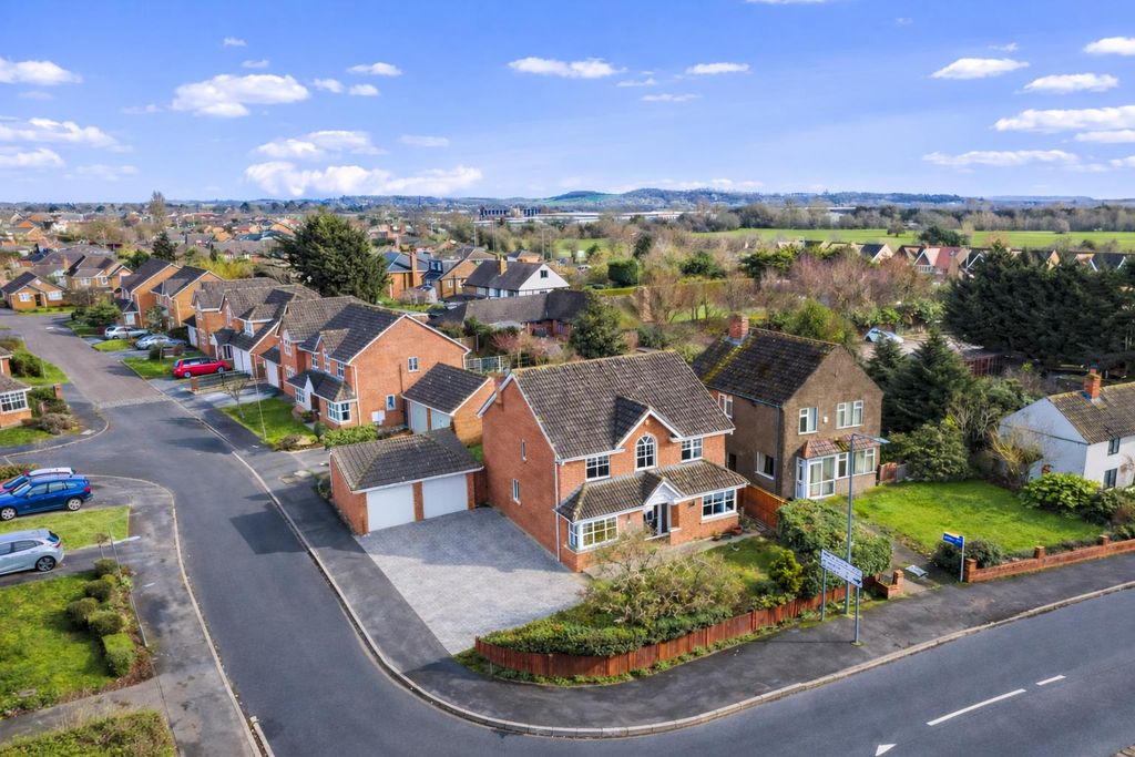 Property photo 1 of 27