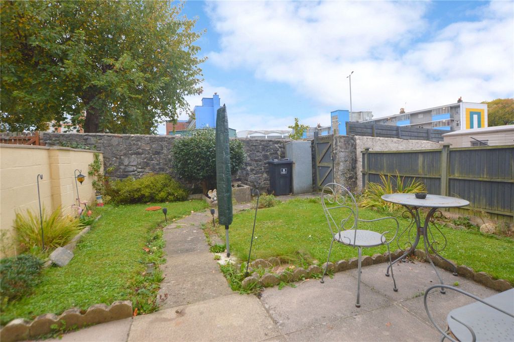 Property photo 2 of 11 Picture No. 23