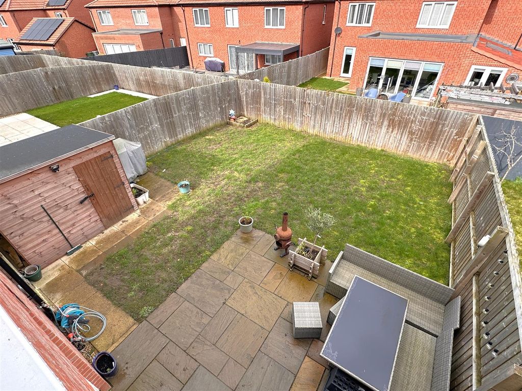 Property photo 3 of 21 Rear Garden 749