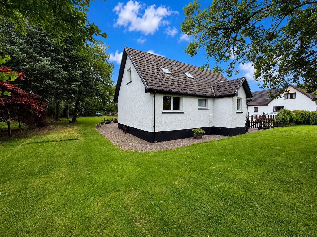 Property photo 2 of 34
