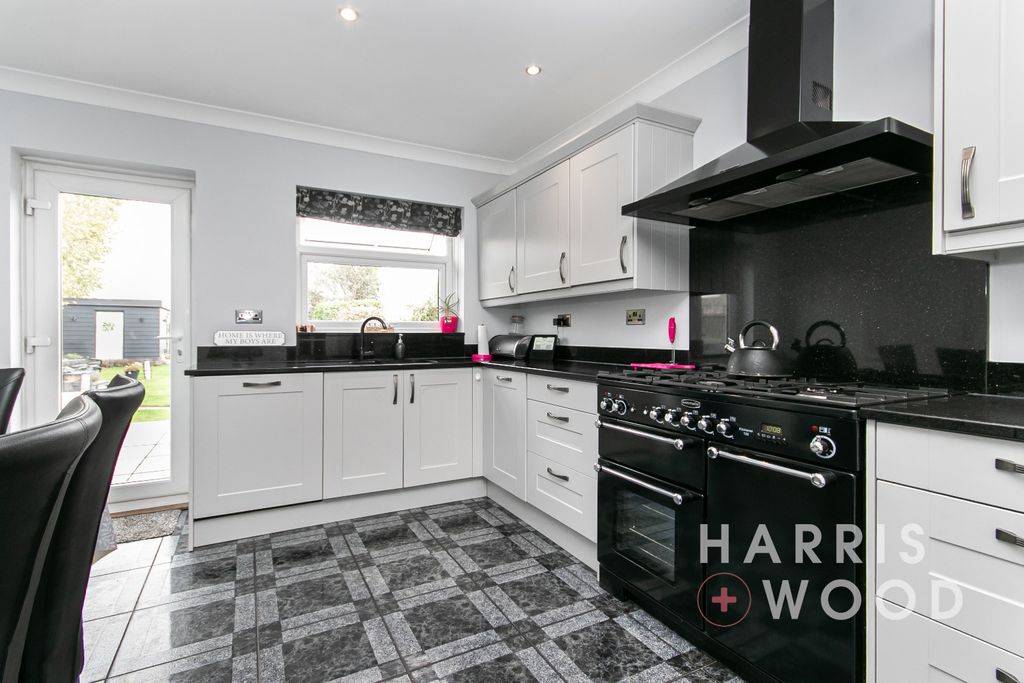 Property photo 2 of 37 4587622