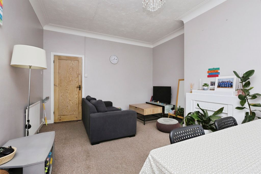 Property photo 3 of 22