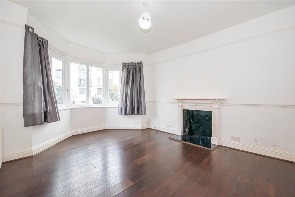 Property photo 2 of 19