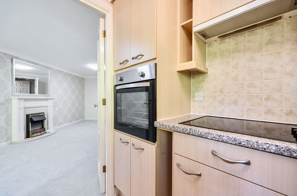 Additional image 13 of 1 bed flat for saleDunheved Road, Launceston, Cornwall PL15