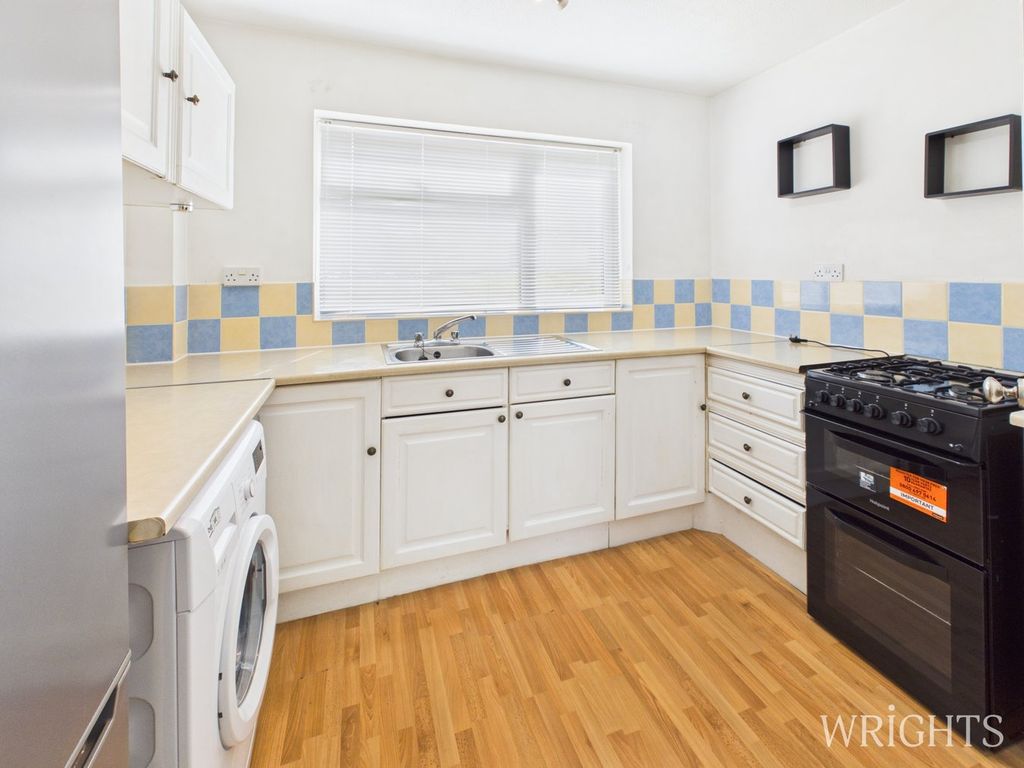Property photo 3 of 14 Kitchen