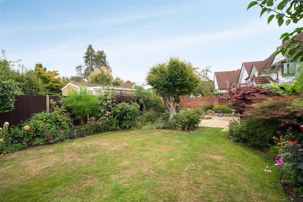 Property photo 2 of 24 Garden