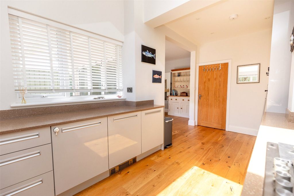 Property photo 3 of 18 Picture No. 13