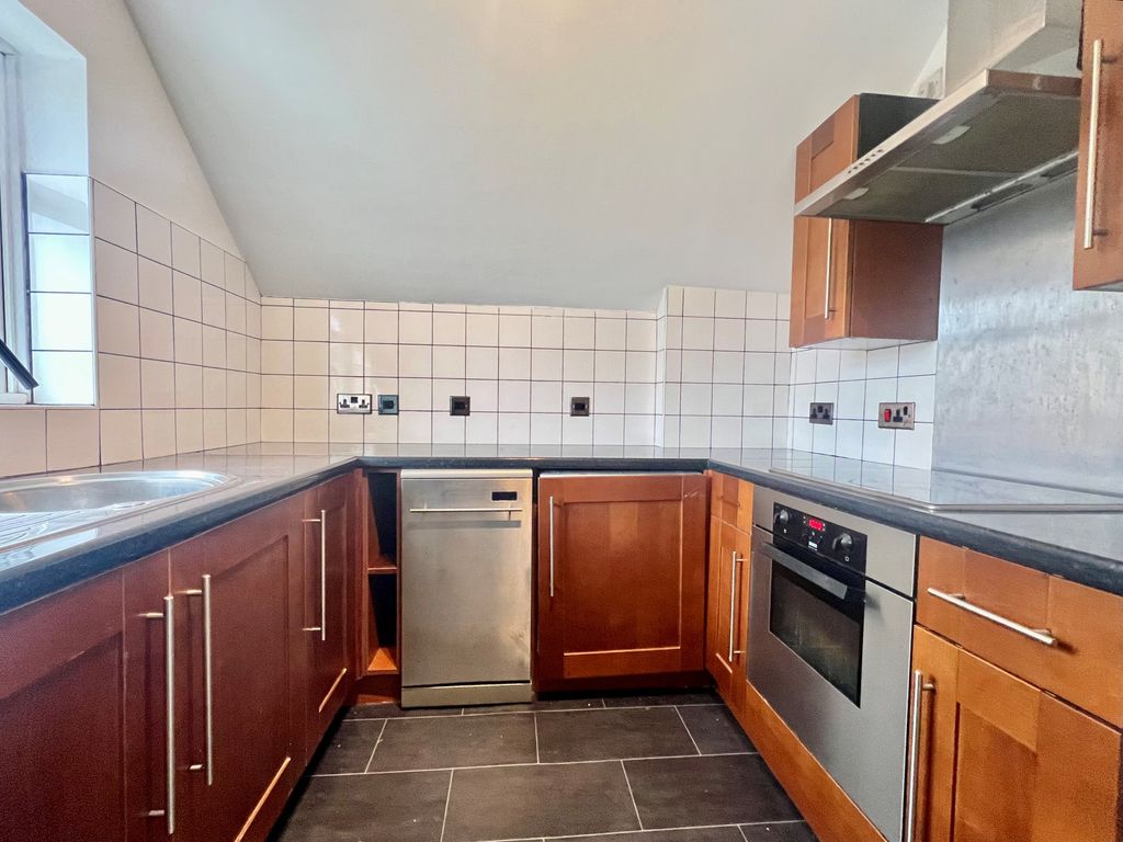 Property photo 2 of 7 Kitcheast