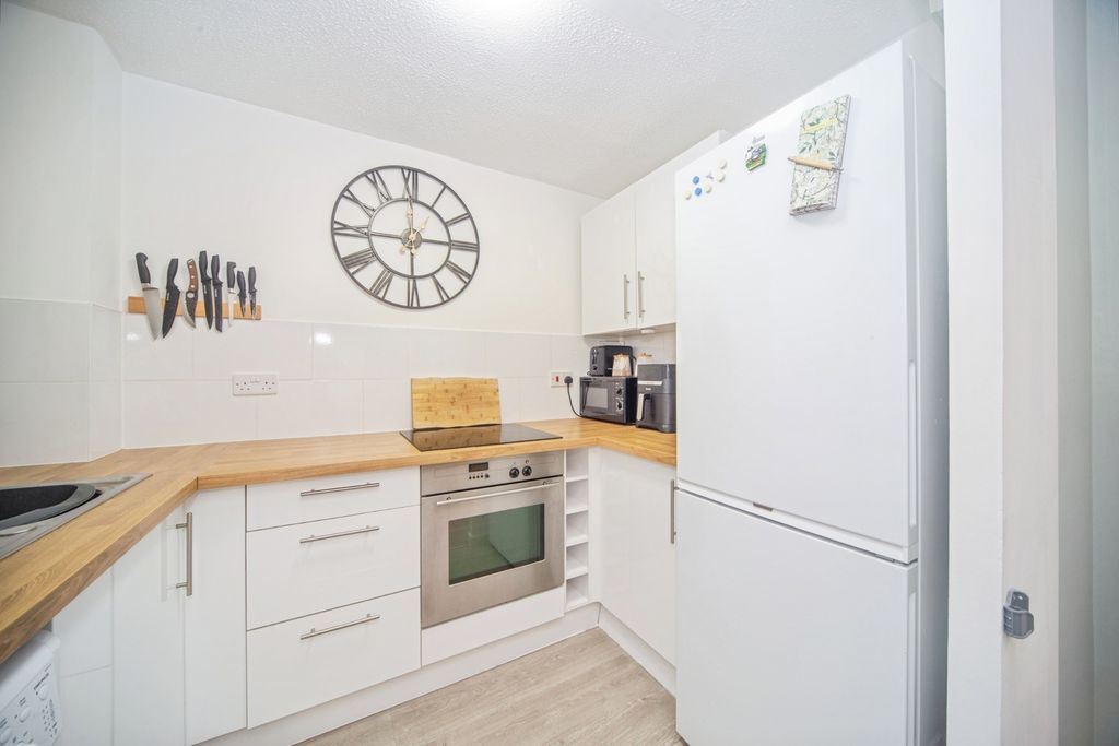 Property photo 3 of 16 Pbox-Img.Jpg