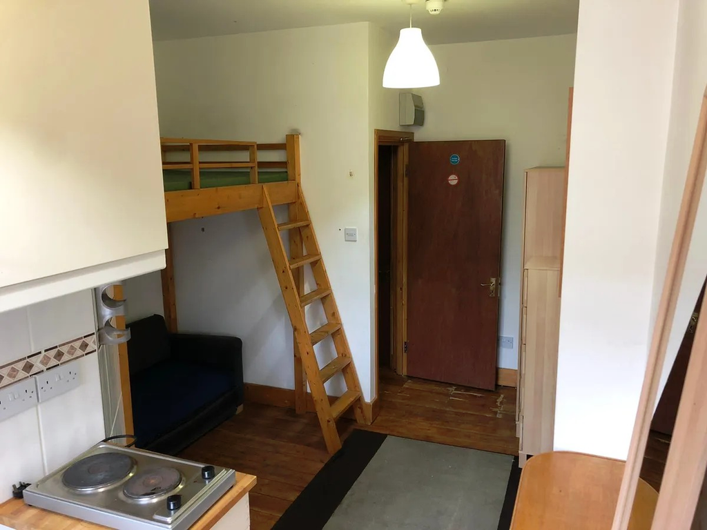Property photo 2 of 3