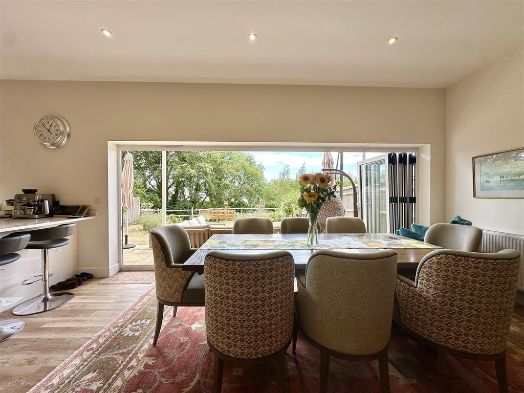 Property photo 1 of 34