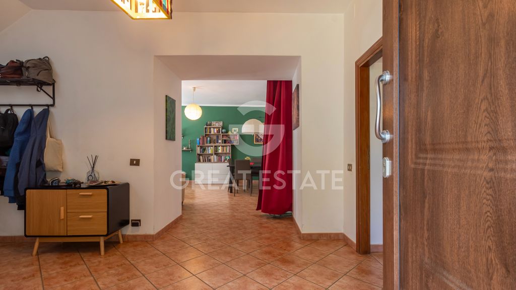 Property photo 2 of 31 Interiors