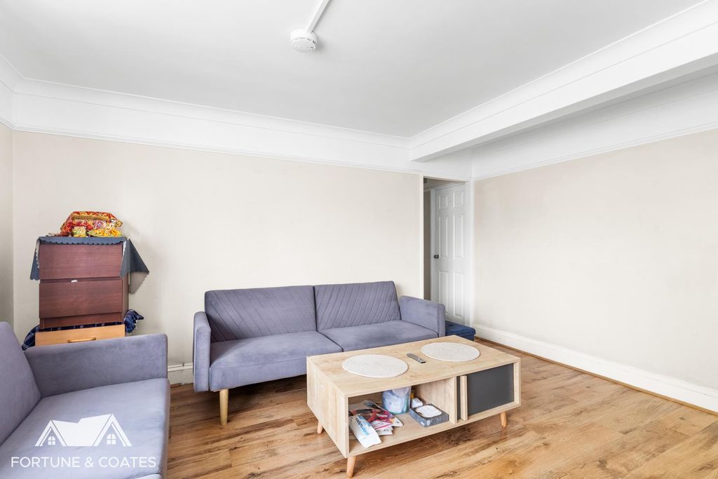 Property photo 2 of 12 Thedowns_9.Jpg