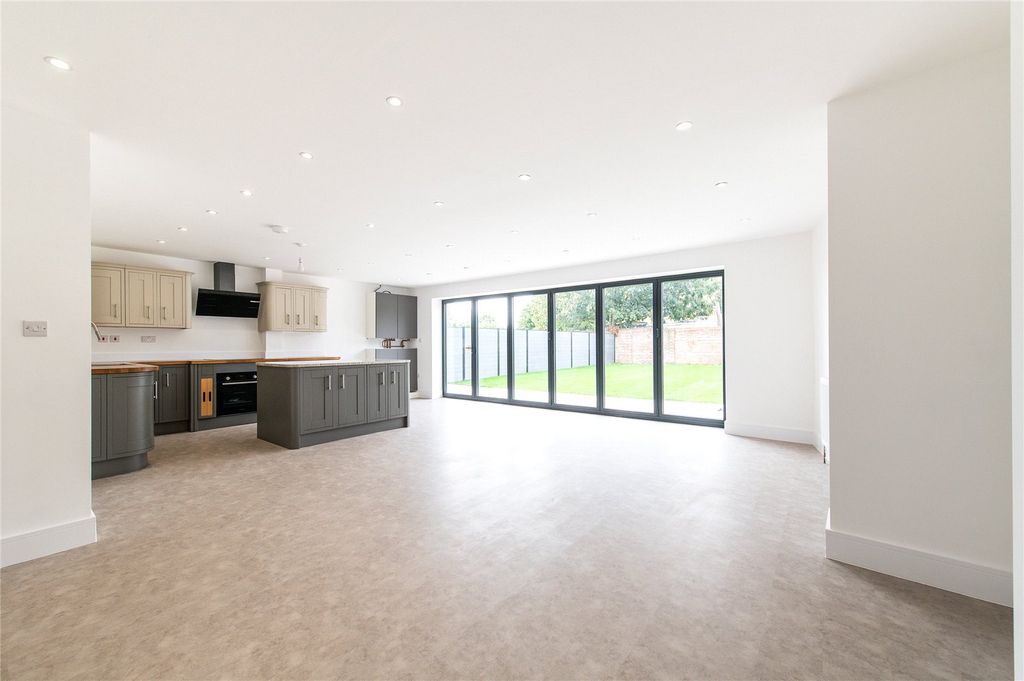 Property photo 3 of 29 Picture No. 24