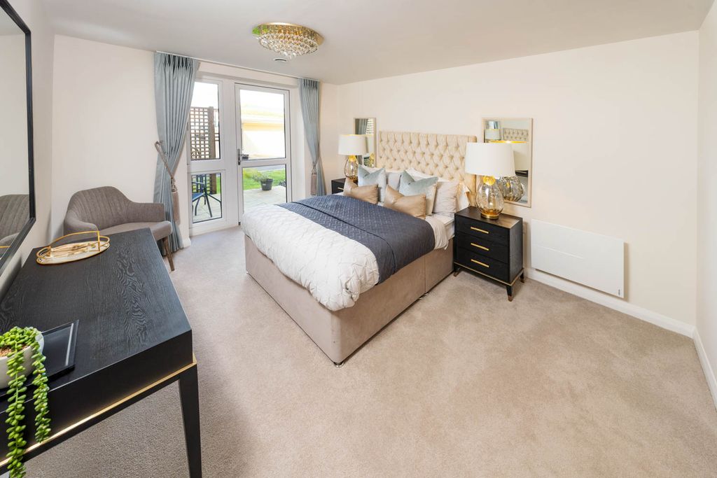Property photo 1 of 14 Stanley Place, Garstang - Master Bedroom