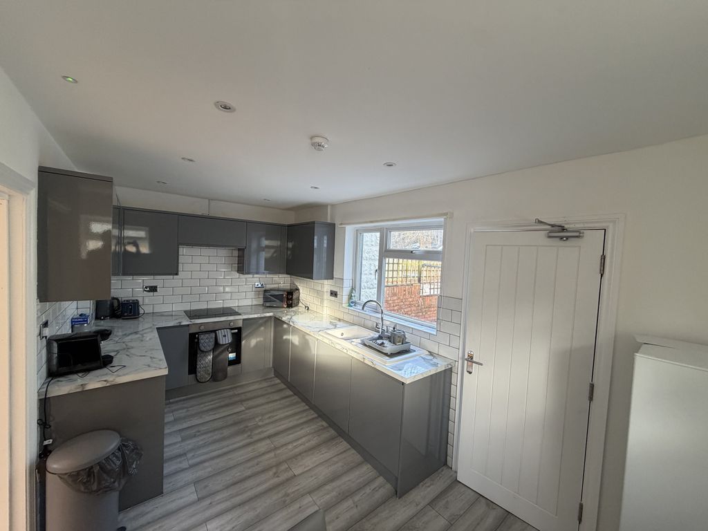 Property photo 2 of 6 Img_3476