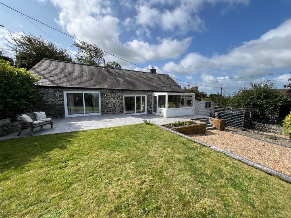 Property photo 2 of 39