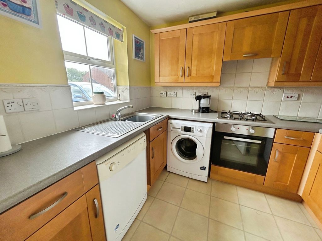 Property photo 3 of 15 Kitchen